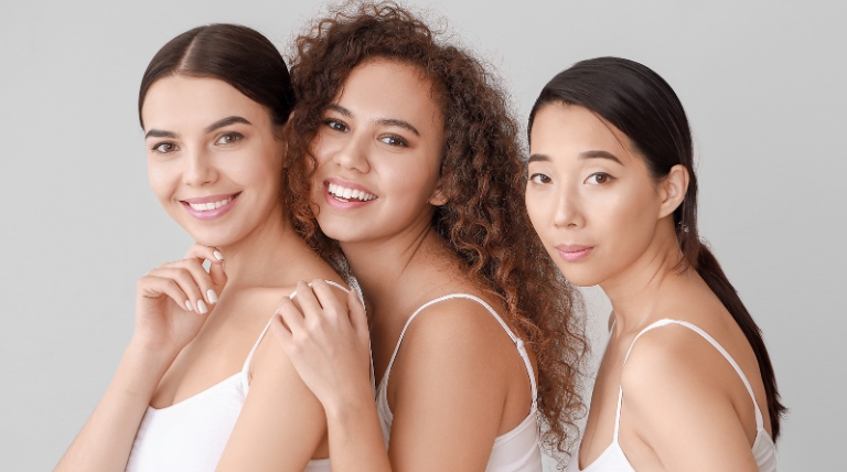 Resultados de piel sana y revitalizada después de un tratamiento de microestimulación facial