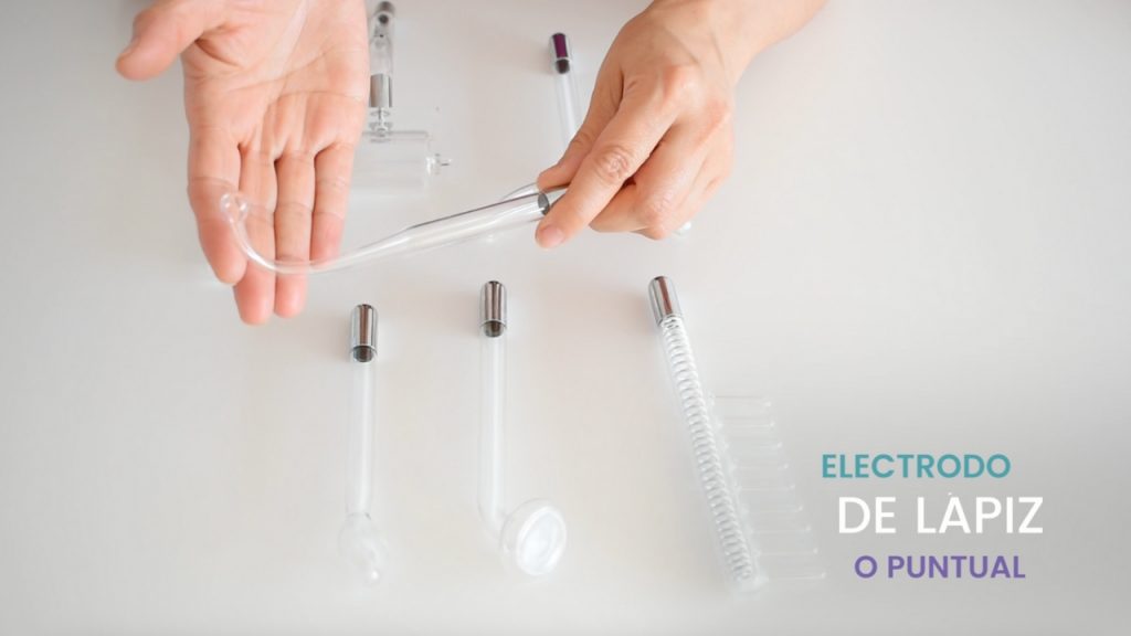 Electrodo puntual o de lápiz para cauterizar y desinflamar pápulas y pústulas.