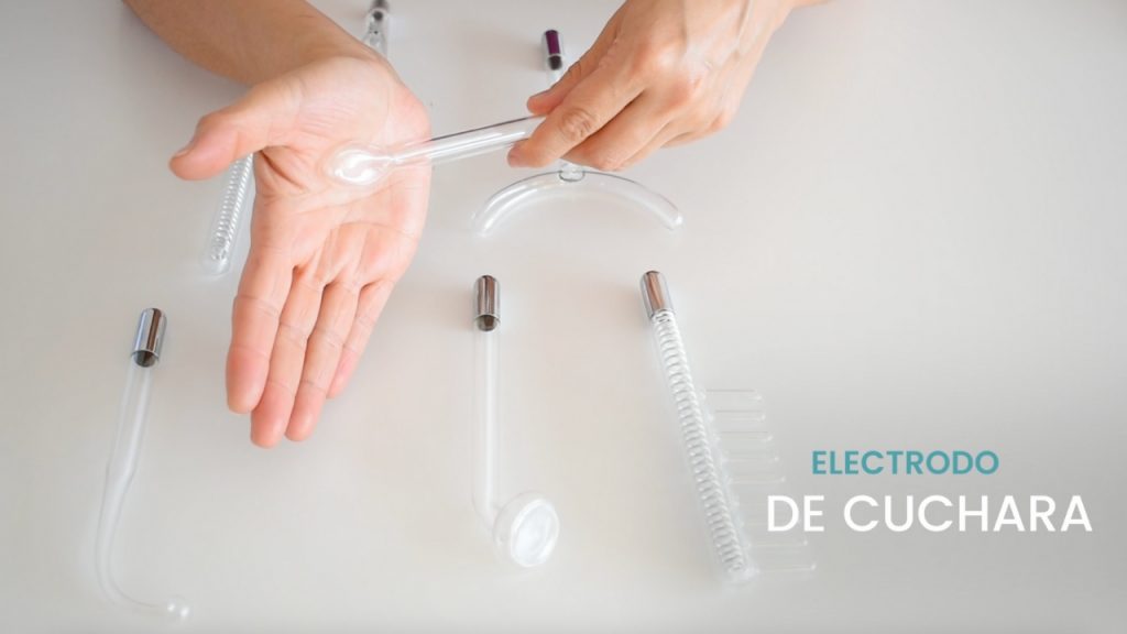 Electrodo de cuchara utilizado en zonas pequeñas y delicadas del rostro.
