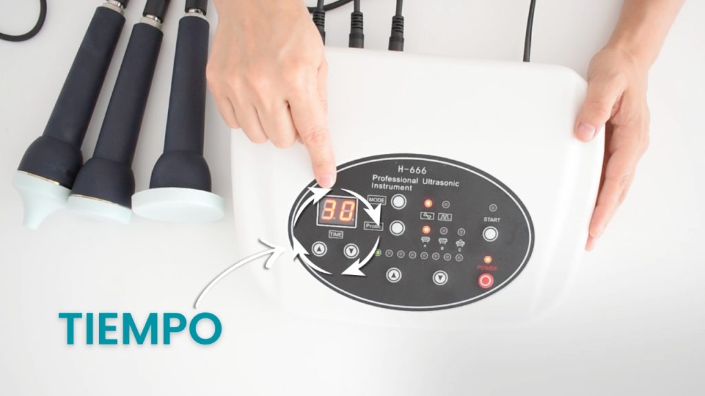 Ajuste de tiempo en consola de ultrasonido para tratamientos faciales y corporales.