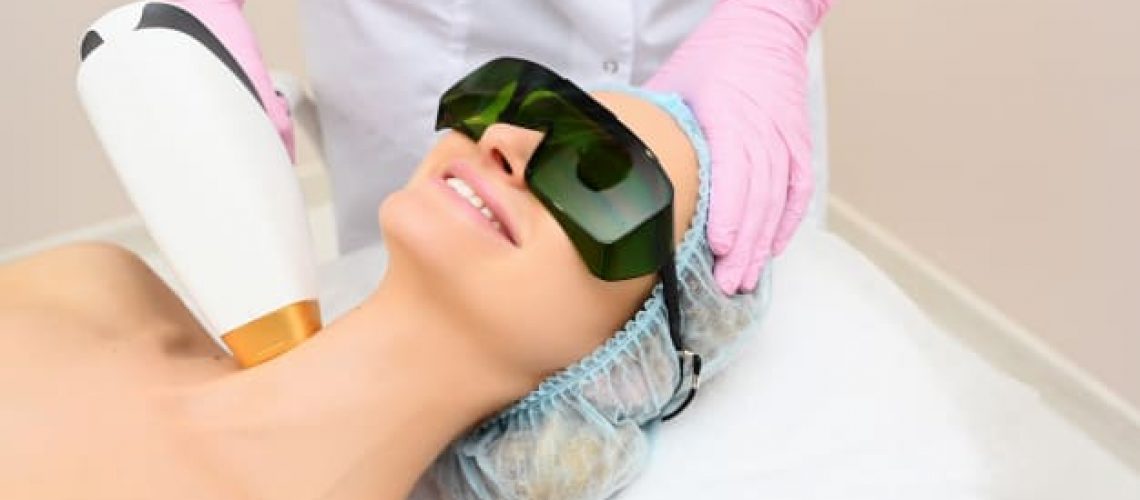 anti-aging-procedures-skin-care-concept-woman-receiving-facial-beauty-treatment-removing-pigmentation-cosmetic-clinic-intense-pulsed-light-therapy-ipl-rejuvenation-photo-facial-therapy_124463-701