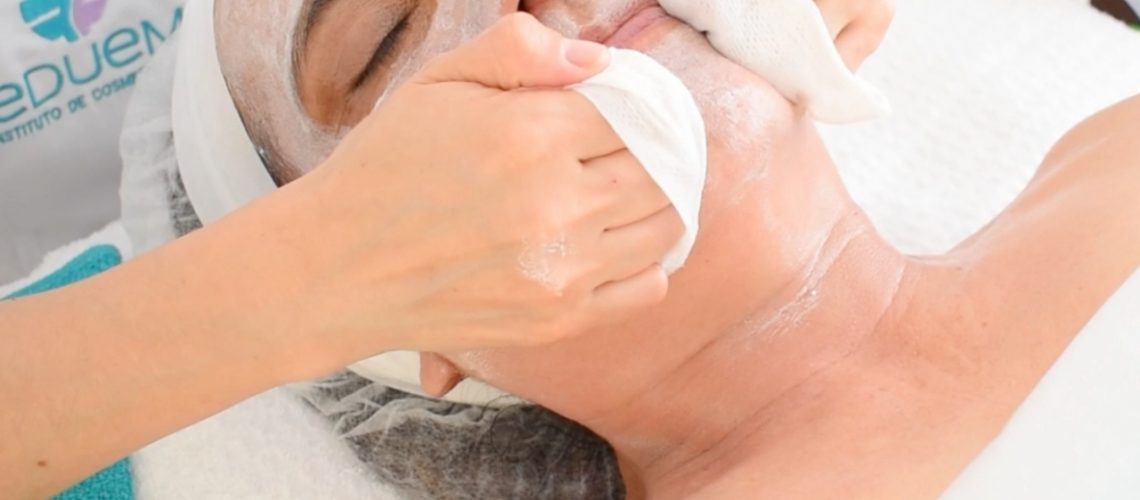 Portada del artículo sobre aparatología facial y preparación de la piel para máxima absorción de activos.